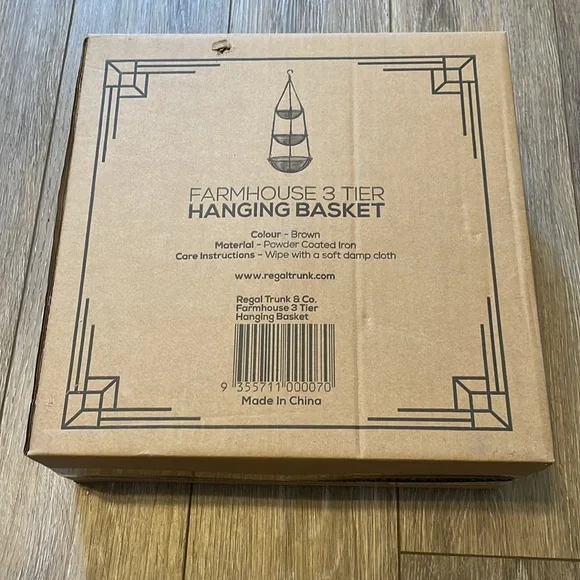 Regal Trunk Co. Hanging 3-tier basket - Picture 2 of 3
